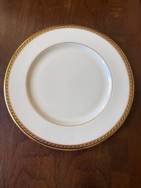 Lenox Presidential Collection Monroe porcelain 8 3/8” salad plate